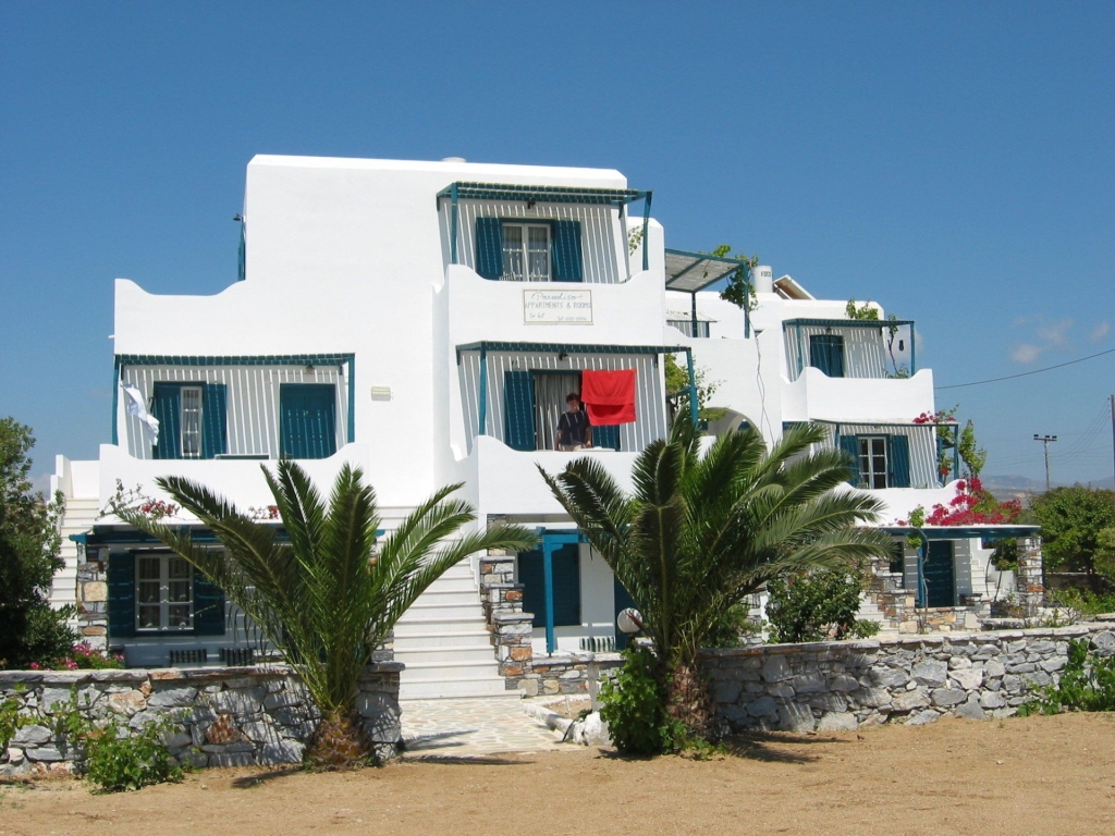 Naxos Paradiso 2002