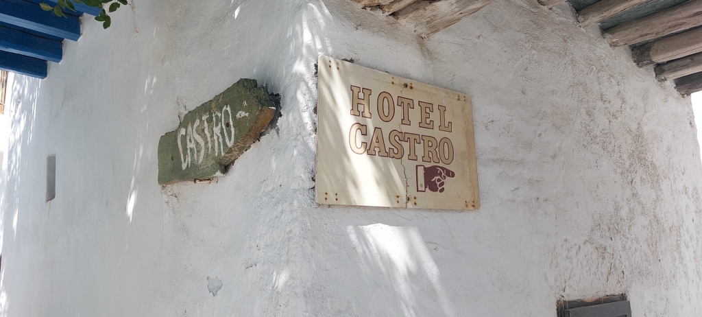 Zum Hotel