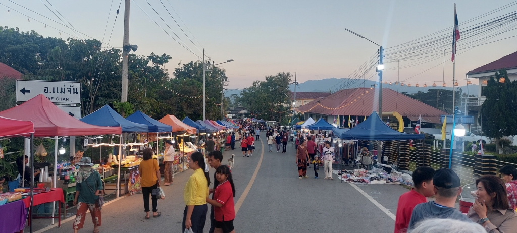 Walking Street Thaton